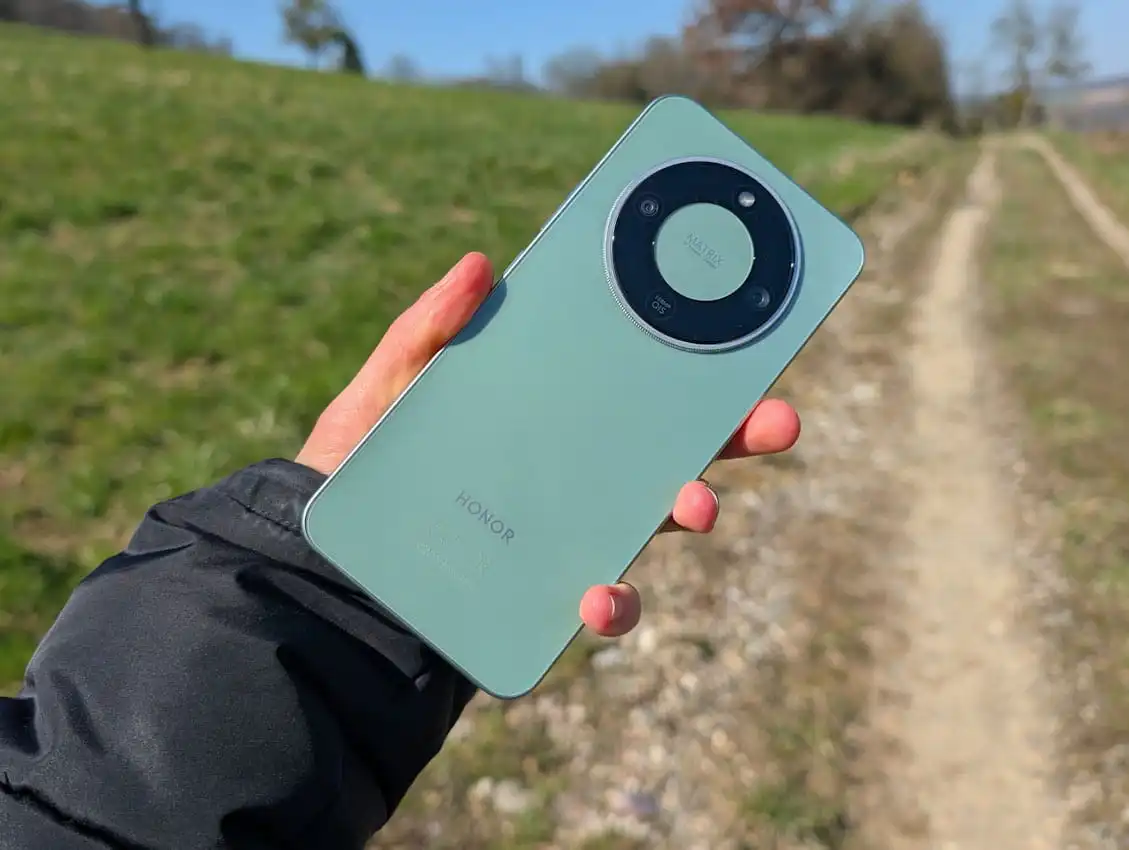 HONOR Magic 8 Lite Design 1 HONOR Magic 8 Lite Design 1